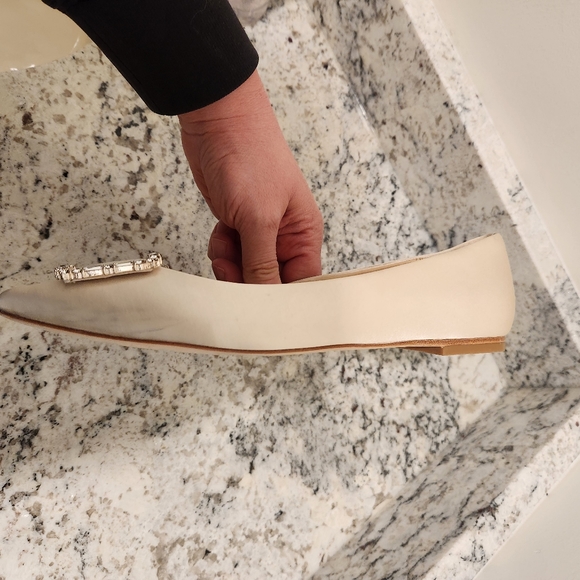 Badgley Mischka Womens Cream Satin Jeweled Wedding Party Flats Size 8.5m - Picture 7 of 12